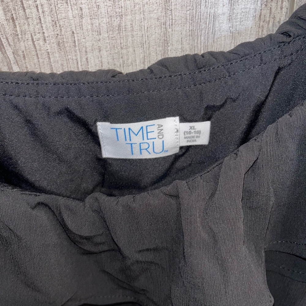 NEW! Time and Tru Black Long Sleeve off-the-shoulder Ruffle Blouse Top NWT - XL - Picture 11 of 16